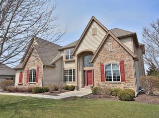 1834 Springhouse Dr, Oconomowoc, WI 53066