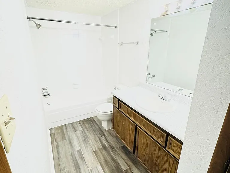 Pheasant Run Apartments — Photo 3