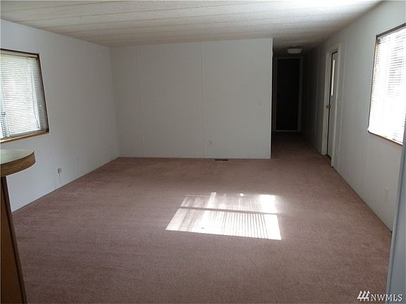 4th image of 733 Park Ave NE