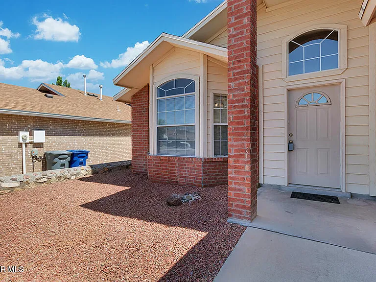 1417 Plaza Verde Dr — Photo 35