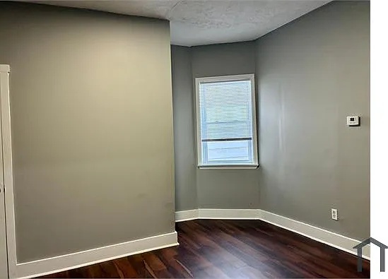 2729 W Market St — Photo 4