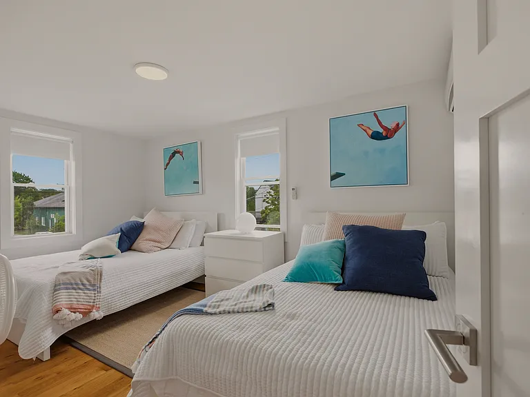 59 Houston Ave — Photo 13