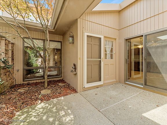 2nd image of 1412 Burr Oak Ct #14-B