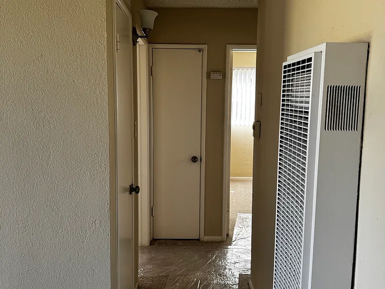 233 Oasis Dr — Photo 11