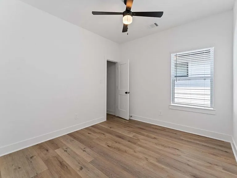 8023 Cora St #B — Photo 14