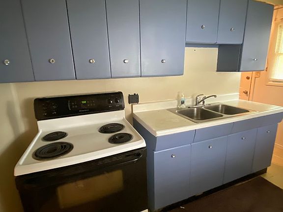 4th image of 3144 Astor Ave