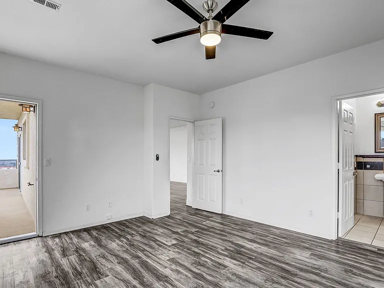 5860 - 5864 Mildred Street — Photo 10