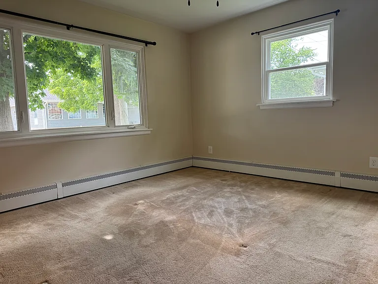212 N Ottawa Ave — Photo 5