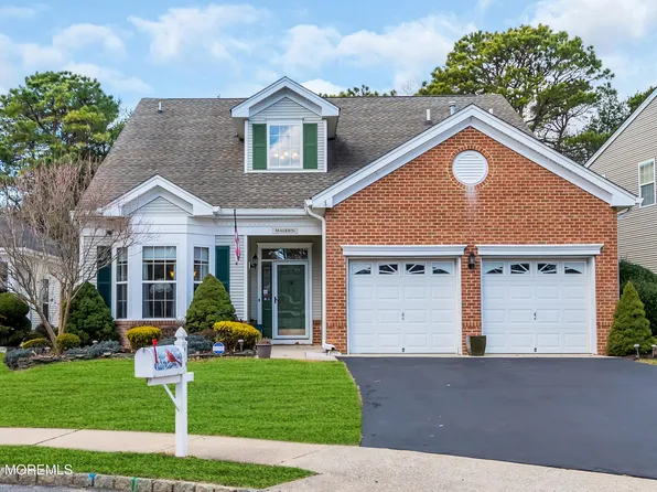 15 Amberlands Court, Lakewood, NJ 08701