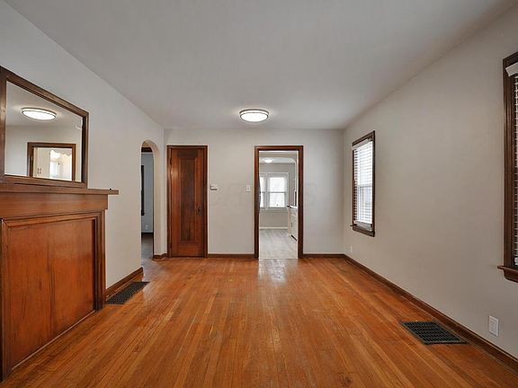 4th image of 2222 Dresden St