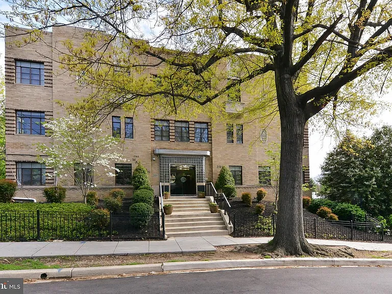 2911 Newark St NW #1 — Photo 7