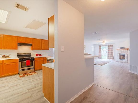 5th image of 749 Marino Ct