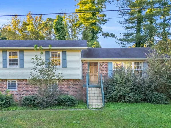 8 E Sharon Cir, Ringgold, GA 30736