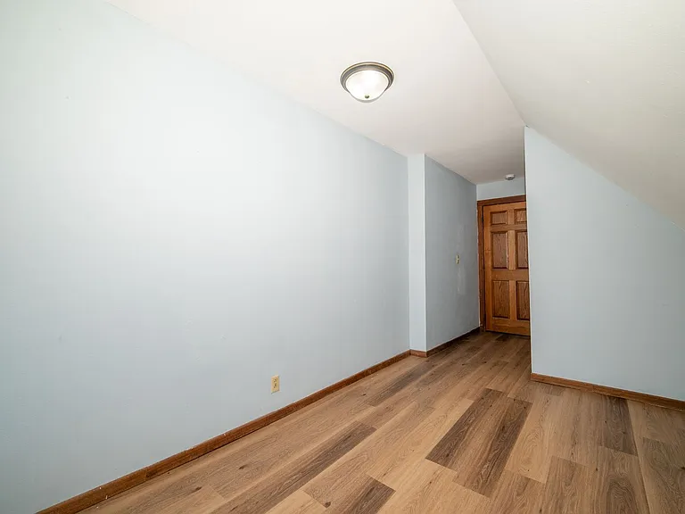 405-407 W Main St — Photo 52