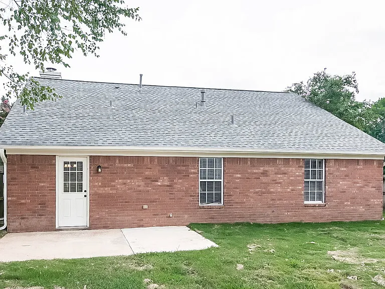 1886 Towson Ln — Photo 12