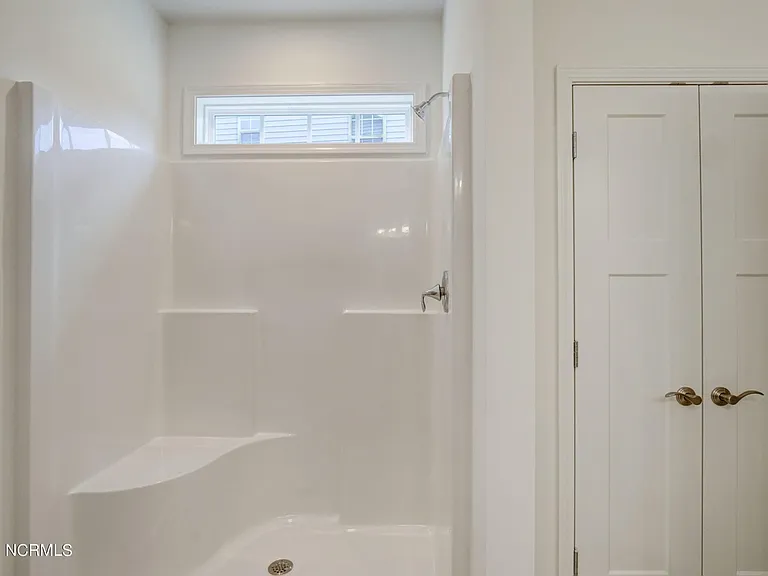 Spicetree Dr — Photo 7