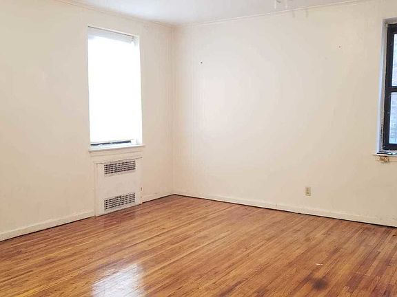 4th image of 470 Ocean Ave #Rc8