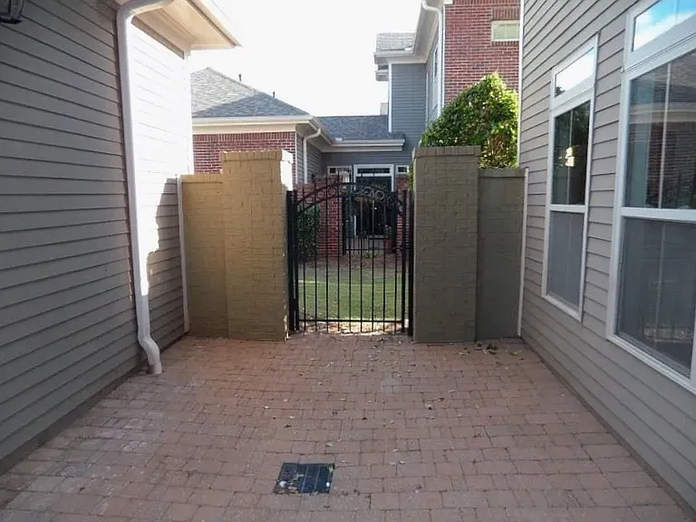 10702 Austen Bnd — Photo 29