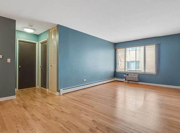 3rd image of 2920 N Harlem Ave APT 5J