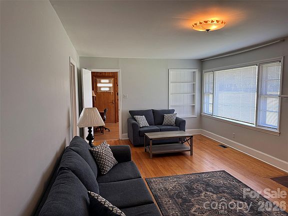 3rd image of 1606 Mount Gallant Rd