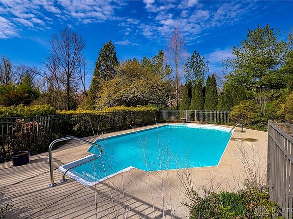 4th image of 9090 Ambercreek Dr