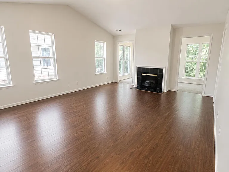 2235 Locksley Woods Dr #E — Photo 10