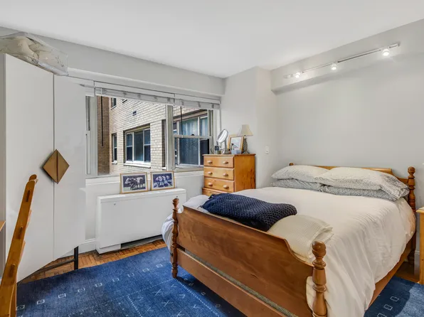 345 East 56th Street image 8 of 11