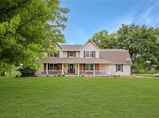 25002 E Twin Pines Dr, Harrisonville, MO 64701