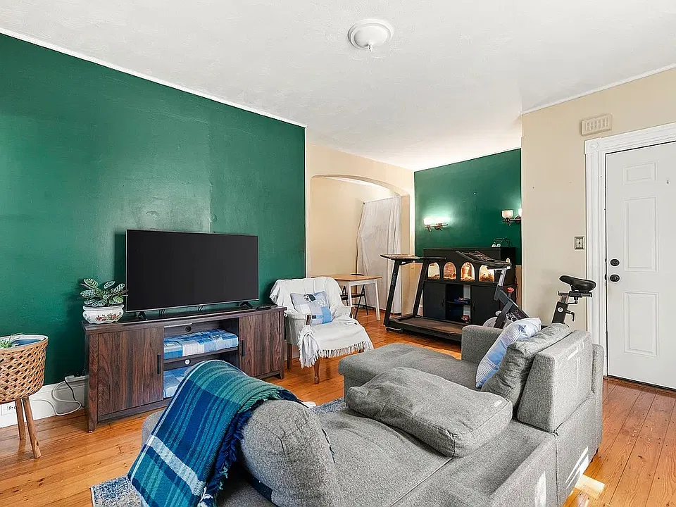 29 Chapman St #1