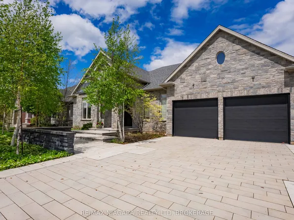 14 Angels Dr, Niagara On The Lake, ON L0S 1J1