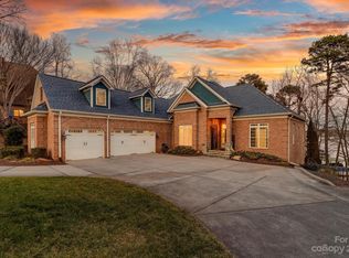 8065 Bay Pointe Dr, Denver, NC 28037