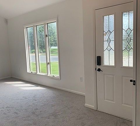 3rd image of 1316 Camelot Dr