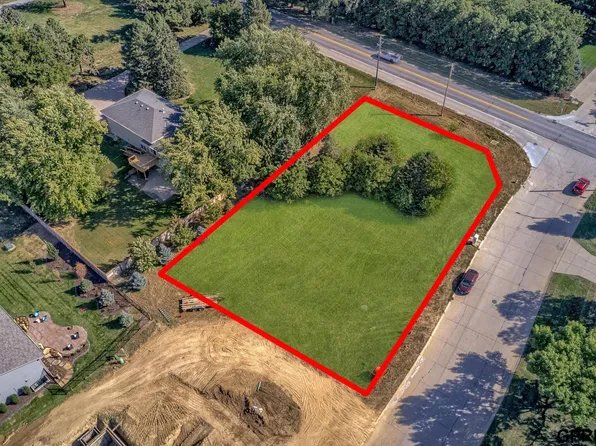 16816 Ontario St, Omaha, NE 68130