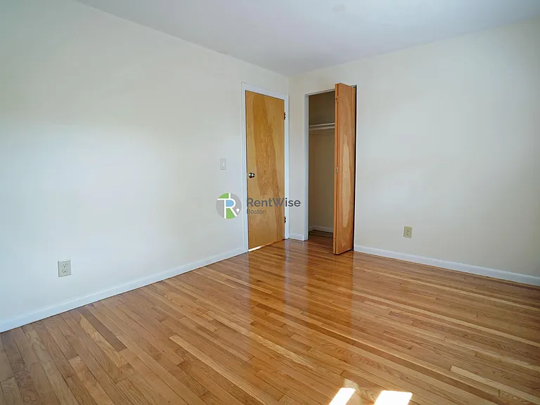 221 Babcock St — Photo 9