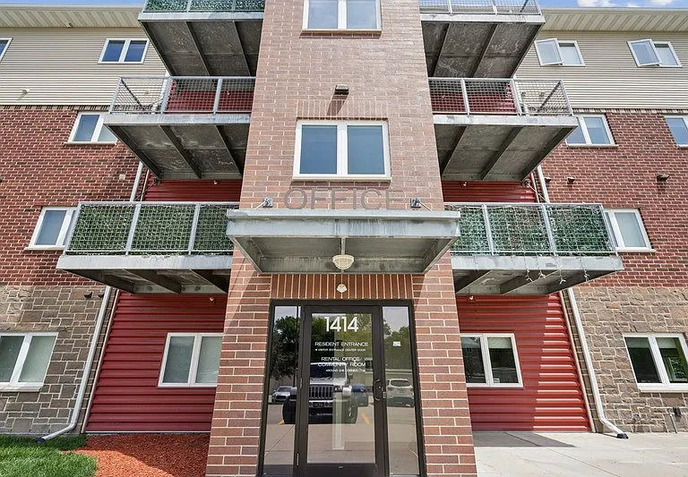 Altoona Towers — Photo 1