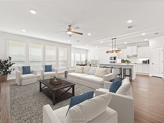 3rd image of 1325 Logan Blvd