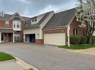 43270 Pendleton Cir, Sterling Heights, MI 48313