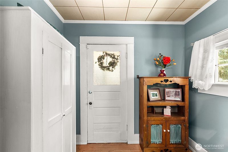 4th image of 1197 Prospect Avenue