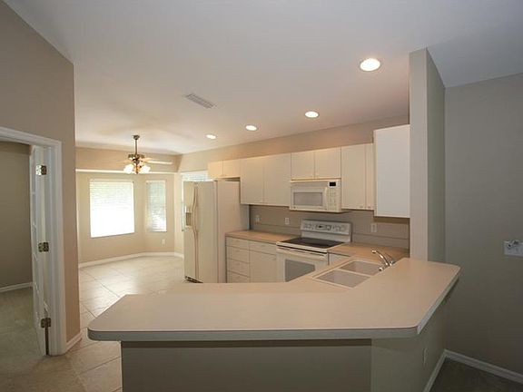 3rd image of 19300 Water Oak Dr #D