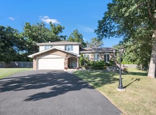 105 Chalet Ct, Crete, IL 60417