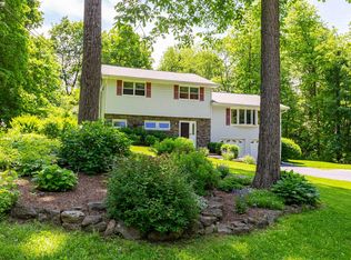 2 Ronnie Ln, Poughkeepsie, NY 12601