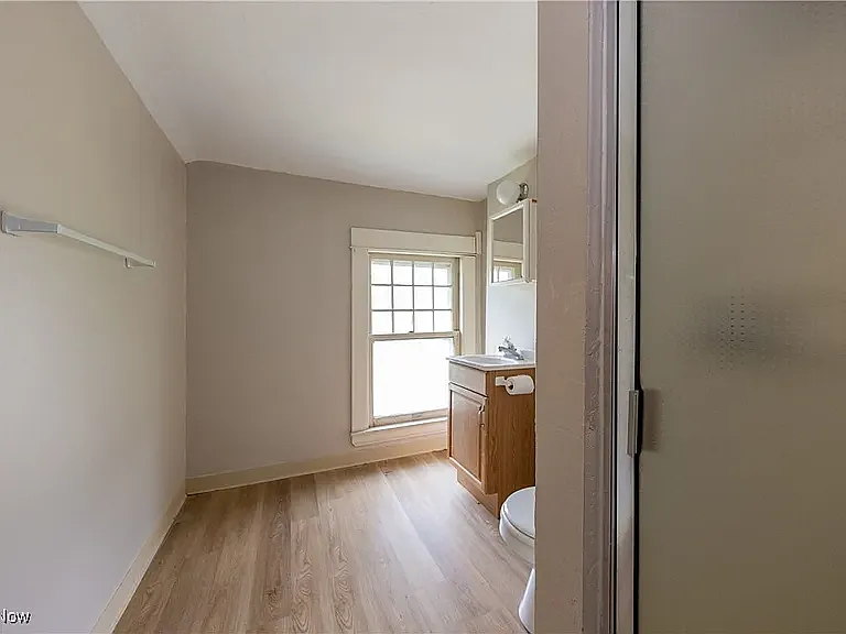 2572 Mayfield Rd — Photo 38