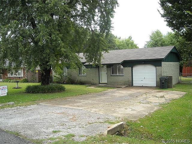 1st image of 315 E Fry Ct