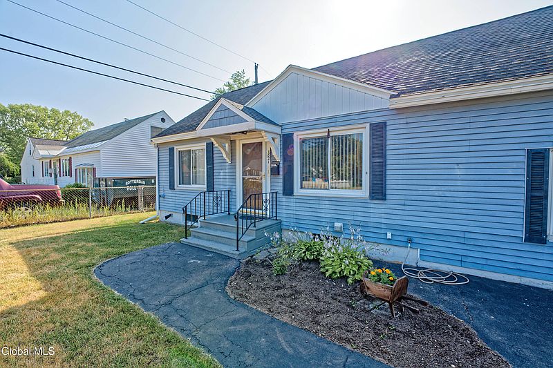 4th image of 1821 Cassella Road