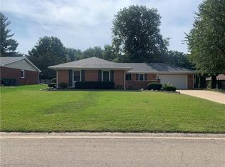 26 Lakewood Dr, Danville, IL