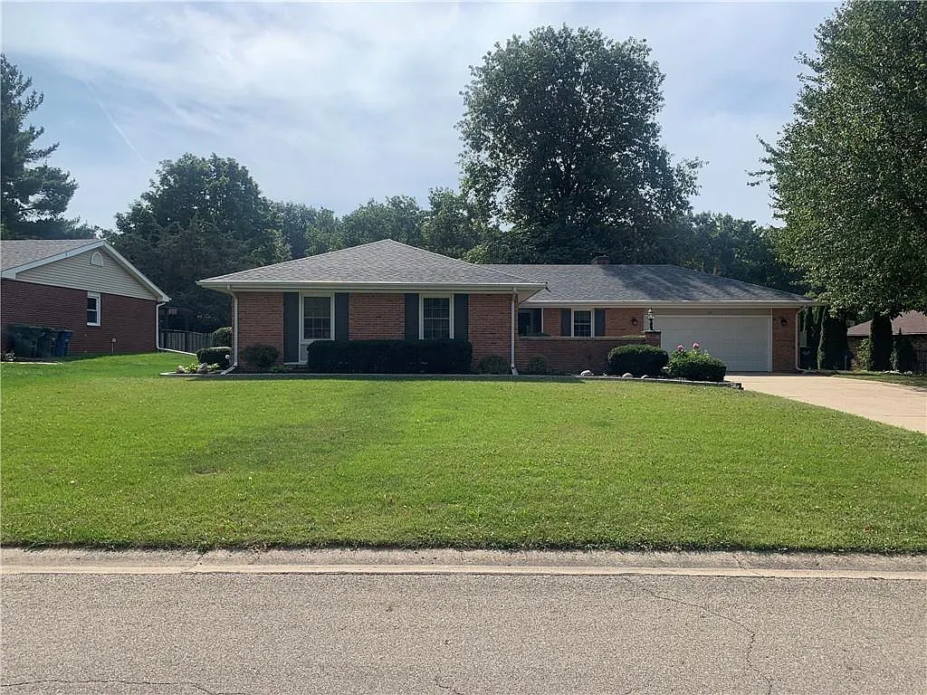 26 Lakewood Dr photo 1