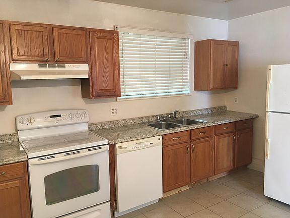 3rd image of 5227 Seaspray Ave