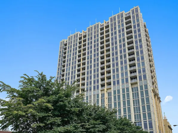 700 N Larrabee St APT 1710, Chicago, IL 60654