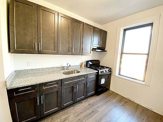 4th image of 86 Bay 26 St #D3