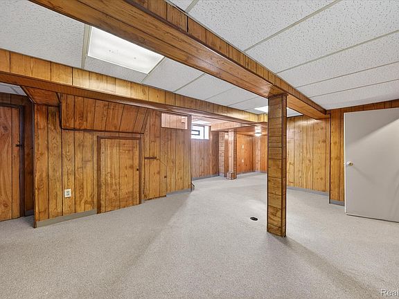 3rd image of 15888 Ohio St